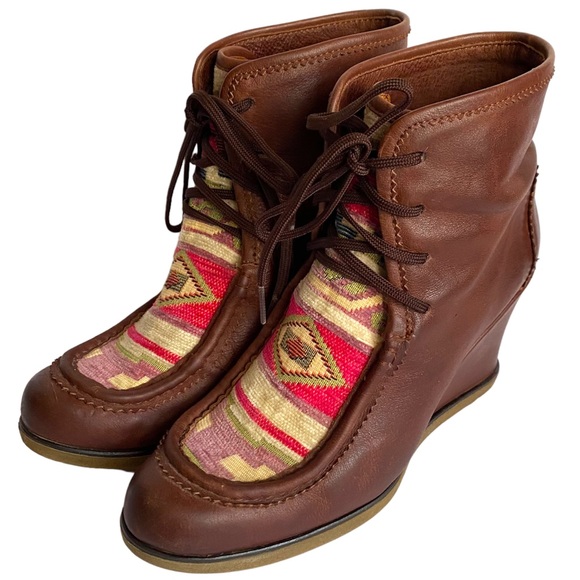 HOLDING HORSES Shoes - Anthropologie Holding Horses leather & tapestry wedge boot EU40
